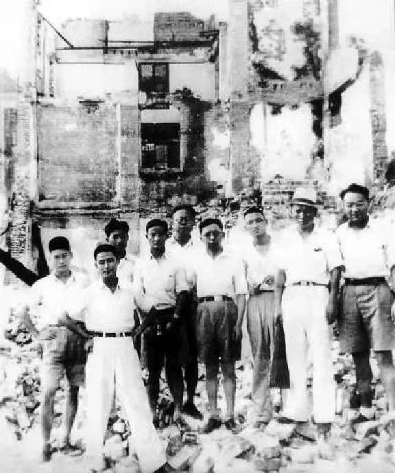 看图学史 | 第六十七期：手无寸铁兵百万，力举千钧纸一张——记新中国新闻事业的奠基人和开拓者范长江（下） - 看图学史 - 兰州八路军办事处纪念馆